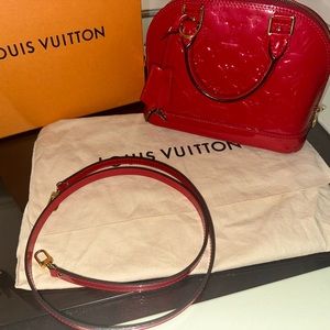 Louis Vuitton Alma handbag Vernis